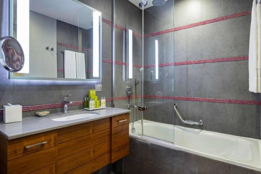 DoubleTree by Hilton Kusadasi - King Room - Smoking