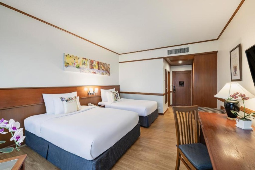 Royal Phuket City Hotel Phuket - Premier Superior - Partial Sea View