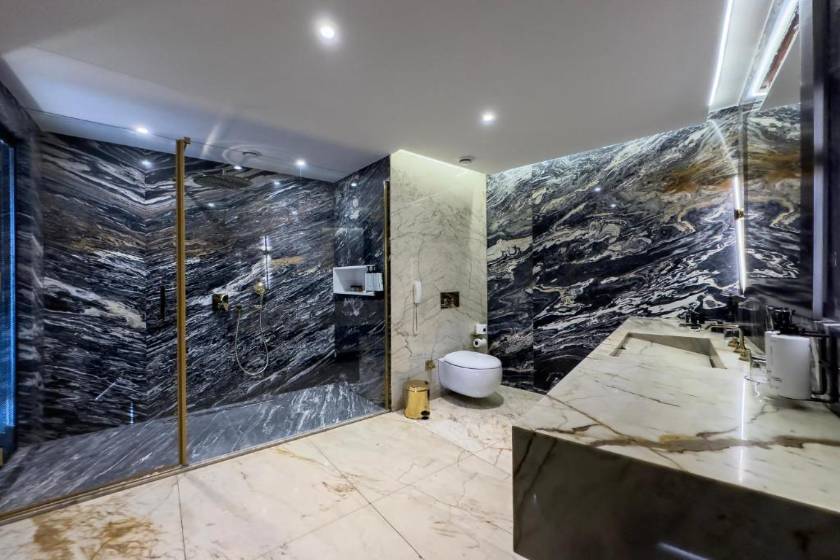 Charisma De Luxe Hotel - King Suite with Sea View