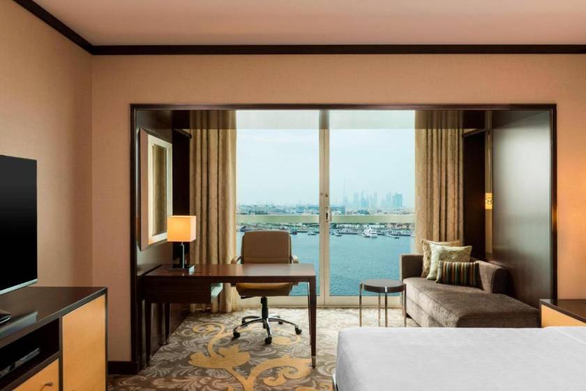 Sheraton Dubai Creek Hotel & Towers - Deluxe Room, Guest room, 2 Twin/Single Bed(s), Creek view