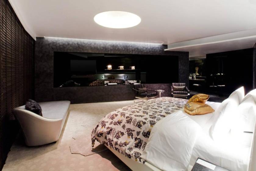 W Bangkok Hotel - One-Bedroom Vice Preseidential Penthouse King Suite