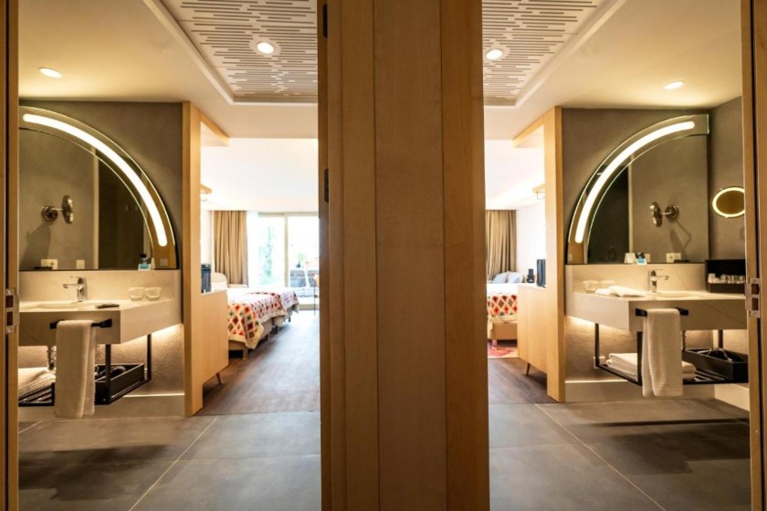 Lara Barut Collection-Ultra All Inclusive Antalya - Deluxe Family Suite Swim Up